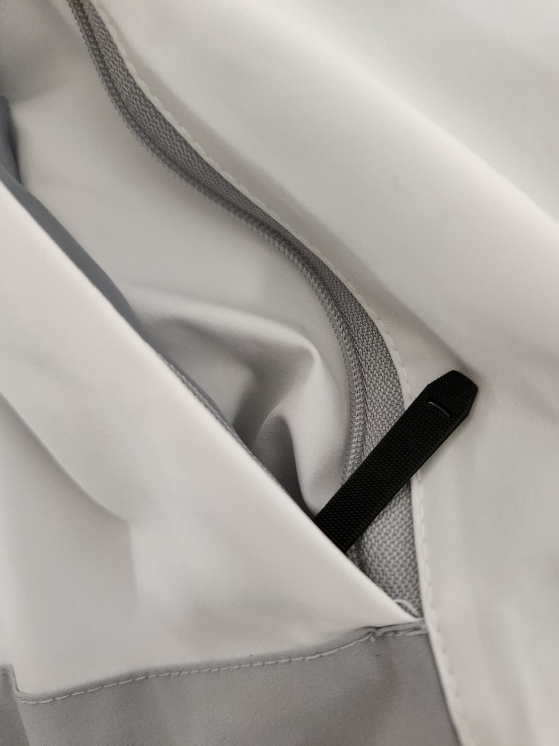 새상품급)험멜 바람막이 사이즈110

모자 없어서 싸게내놔요

거의새거에 상품이미지7