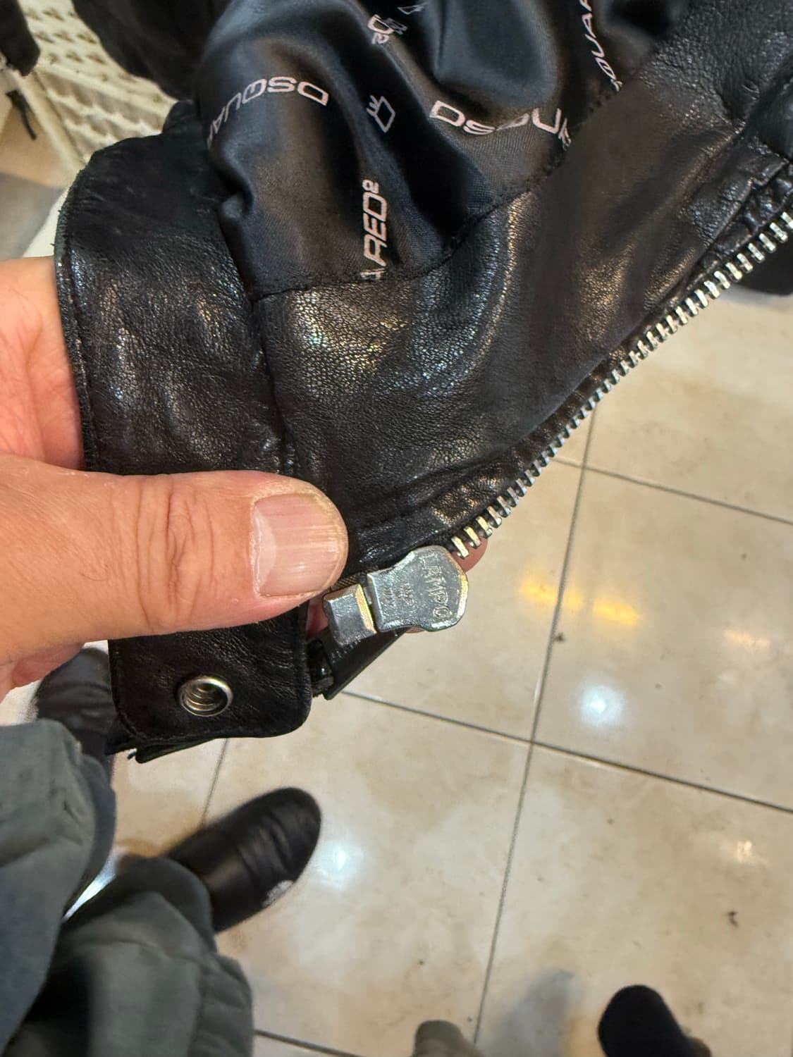 50/100 정품 디스퀘어드 2 라이더 가죽자켓 팝니다 상품이미지4