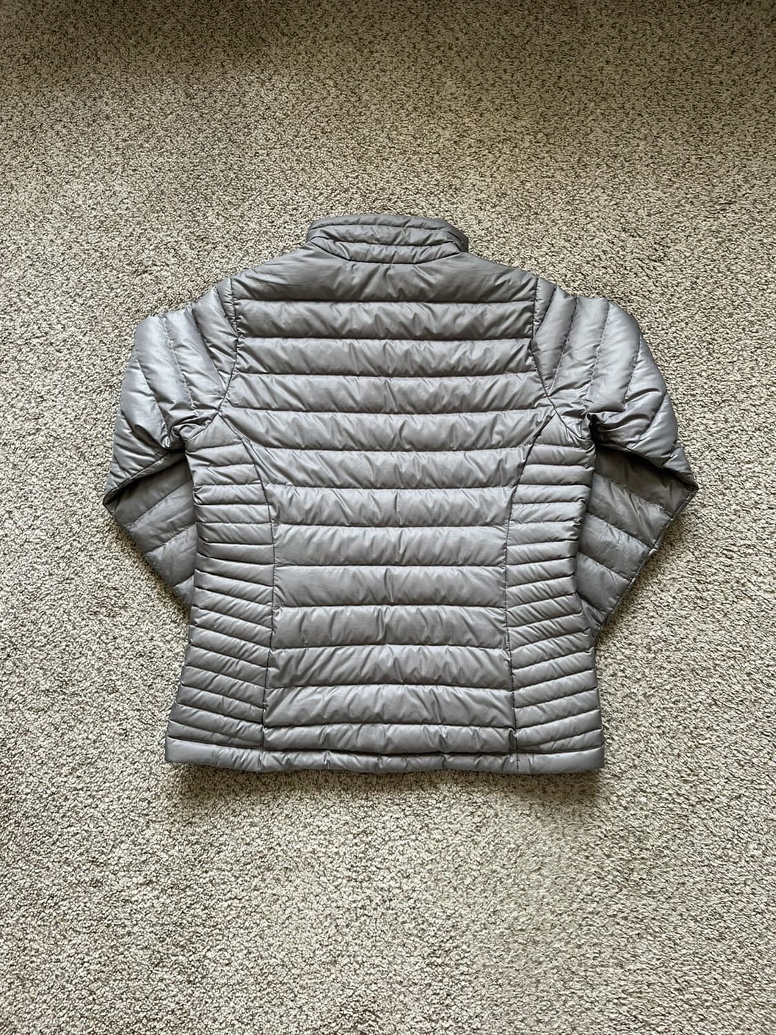 파타고니아 경량패딩 그레이 상품이미지5