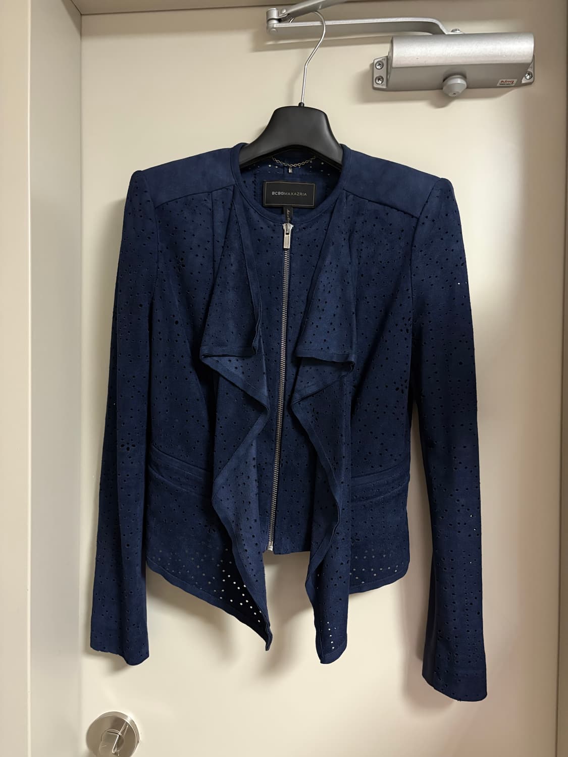 펀칭 디테일 러플 자켓 상품이미지1