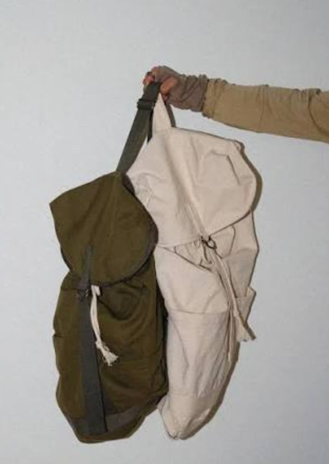 뉴치프시크 디피 가방 (카키) 새상품 상품이미지1