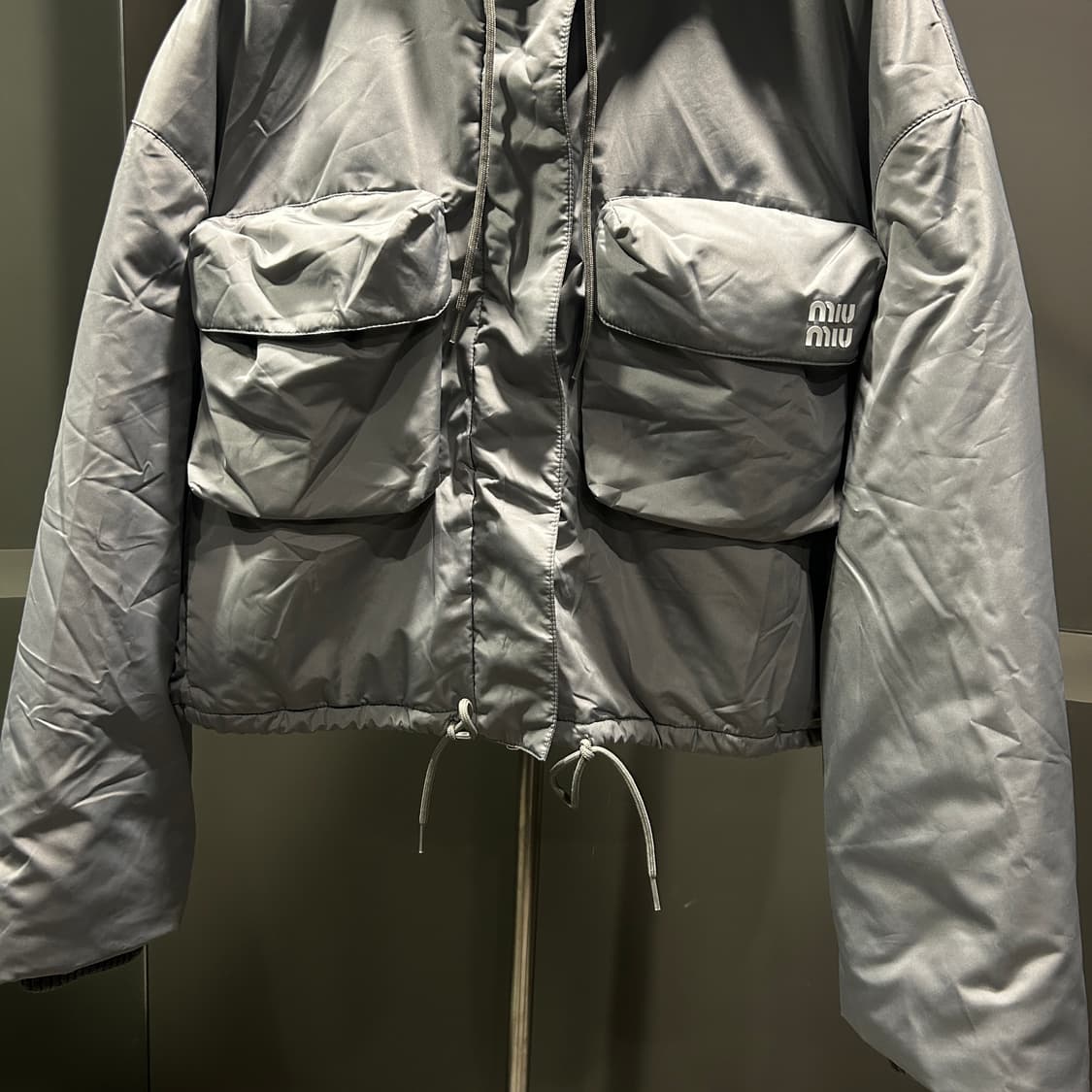 미우미우 테크니컬 패딩 자켓 상품이미지4