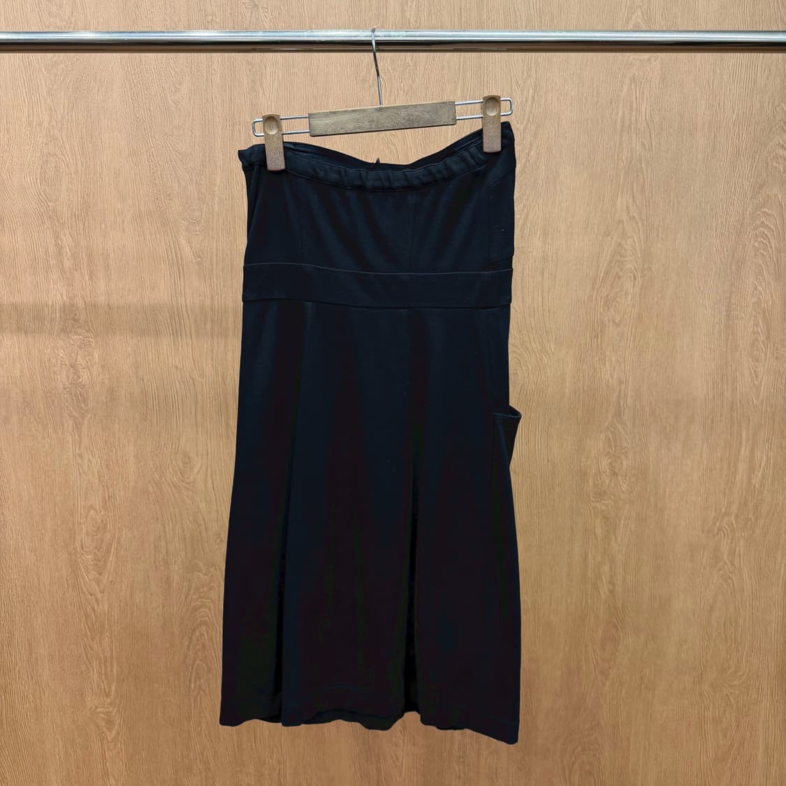 띠어리 롱 스커트 밴딩 웨이스트 레이어드 절개 입체 포켓 디테일 블랙 상품이미지3