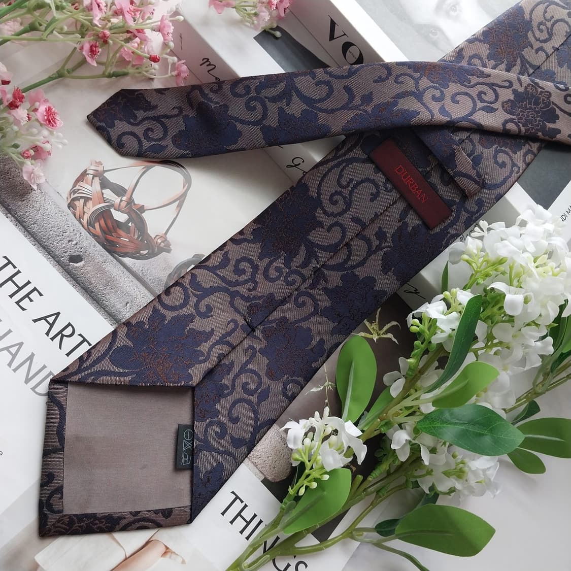 더반 실크 네이비 플라워 자카드 넥타이 9.4cm A+등급 K2311
 상품이미지5