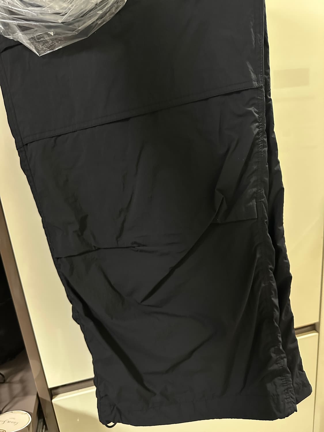 준지 나일론 퍼커링 팬츠 블랙 048 상품이미지4