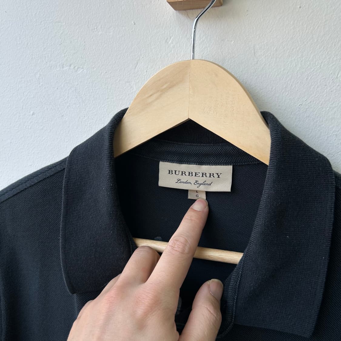 16671 - 버버리 블랙 반팔 카라티 상품이미지4