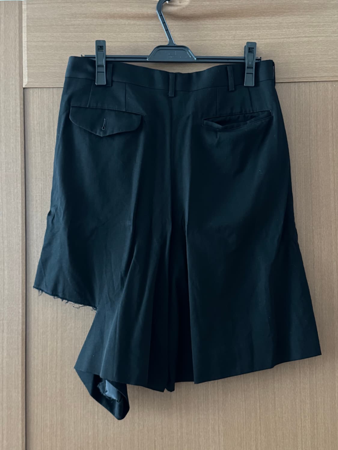 꼼데가르송 옴므 플러스 디스트로이 하프팬츠 (블랙 s) 상품이미지2