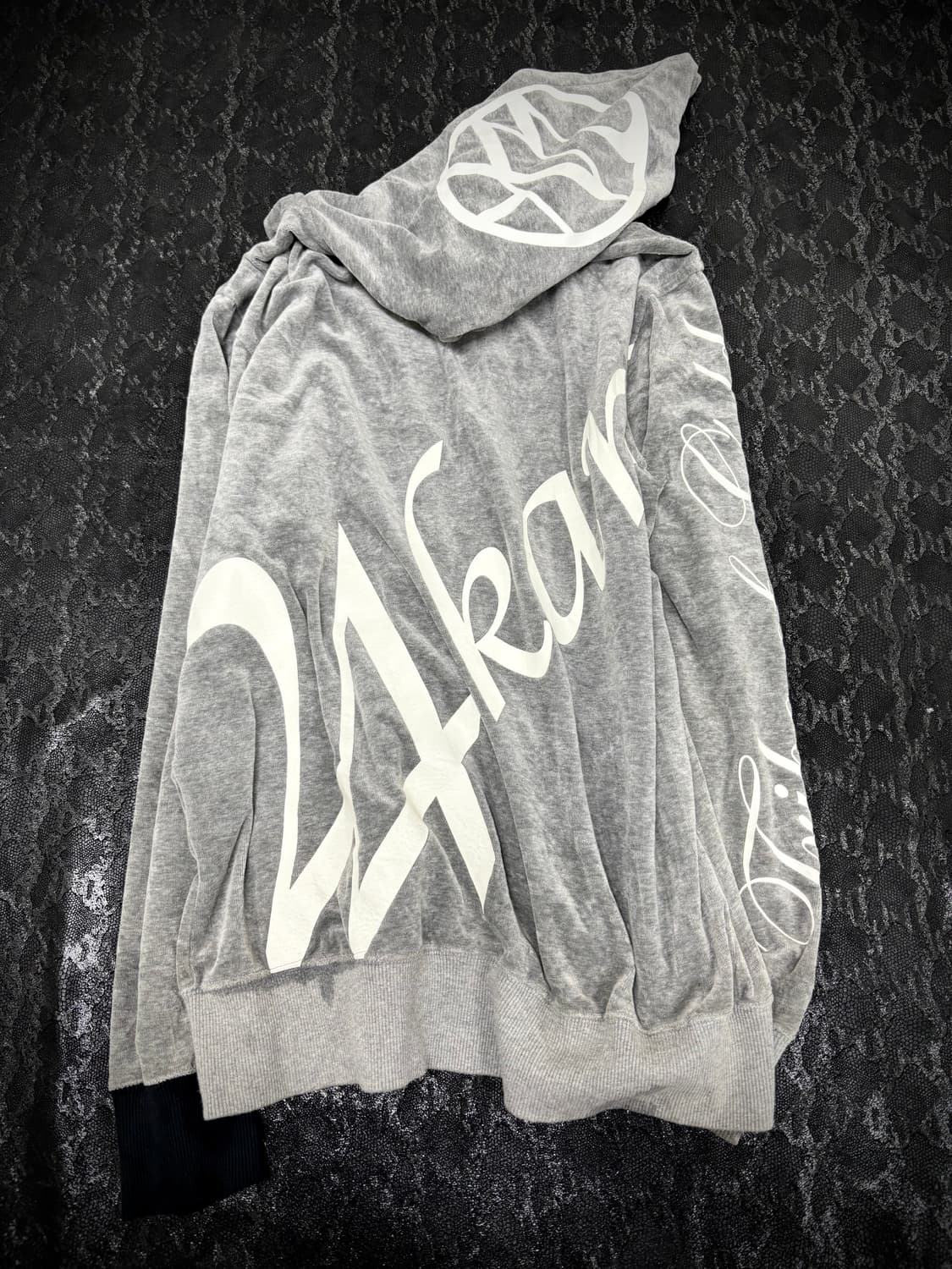 “24karats” Y2K Print Grey Velvet 2-way H 상품이미지7
