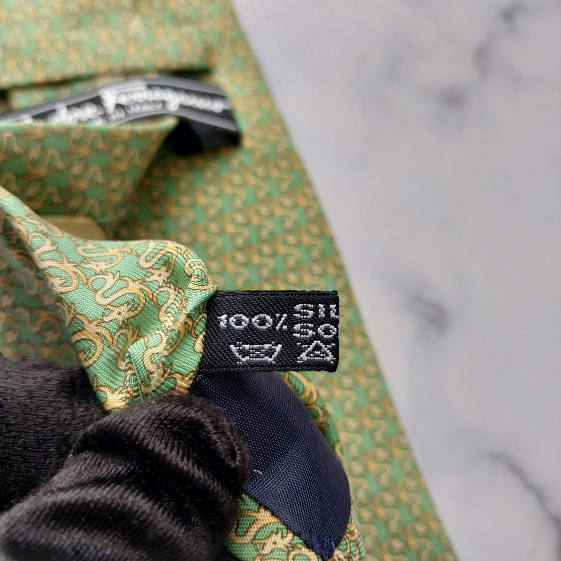 살바토레 페라가모 실크 용 모티브 넥타이 9.3cm A+등급 K1923 상품이미지8