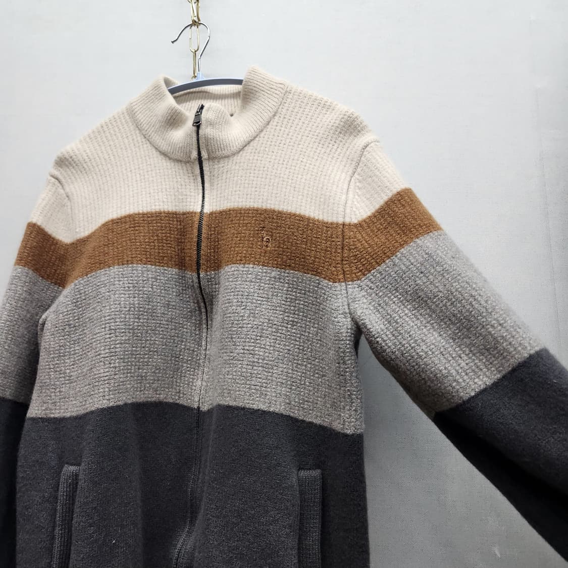 헤지스 멀티 컬러 니트 로고 집업 S 상품이미지2