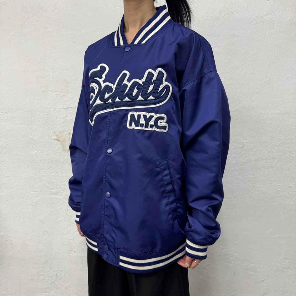 쇼트(Schott) 22ss 블루컬러 스펠링 로고 나일론 바시티 자켓 상품이미지1