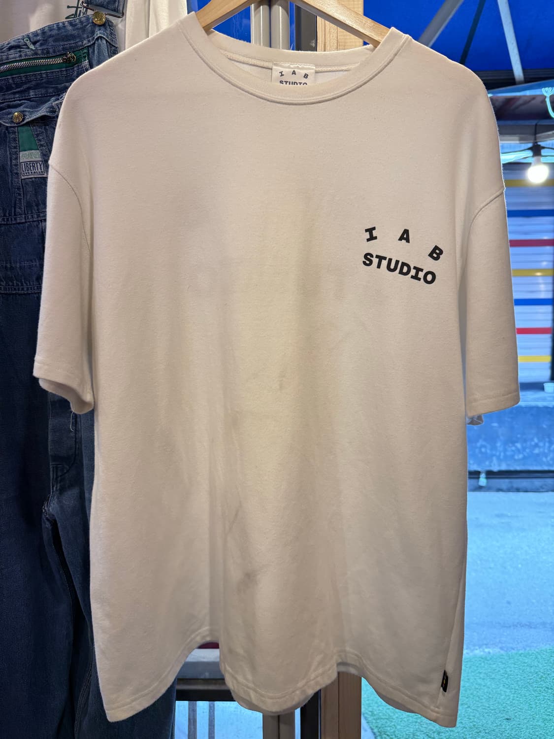 아이앱 스튜디오 화이트 반팔 티셔츠 상품이미지1