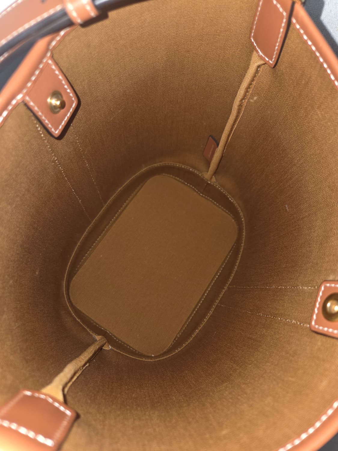 셀린느 트리오페 버킷백 Tan Small Size  상품이미지10