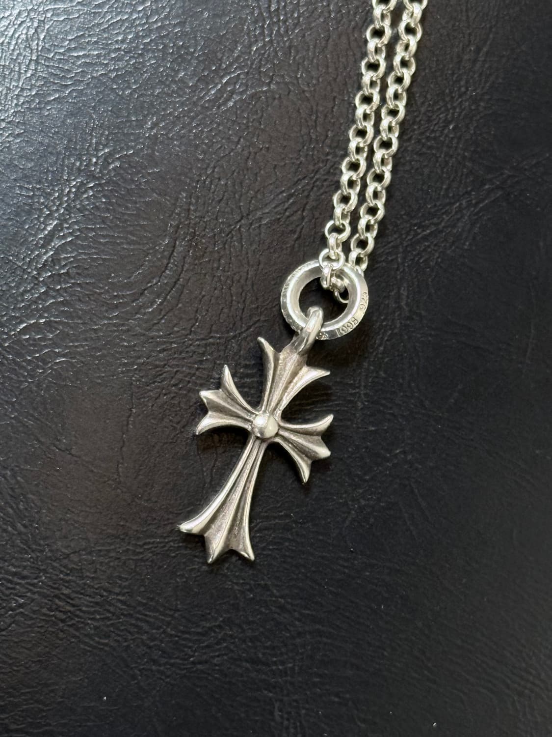 크롬하츠 타이니 크로스 펜던트 상품이미지1