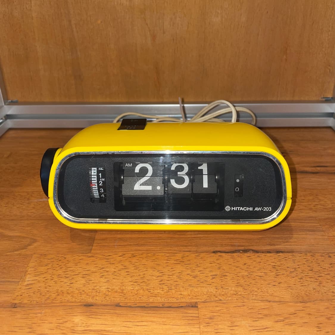 Hitachi AW-203 Vintage Flip Alarm Clock 상품이미지1