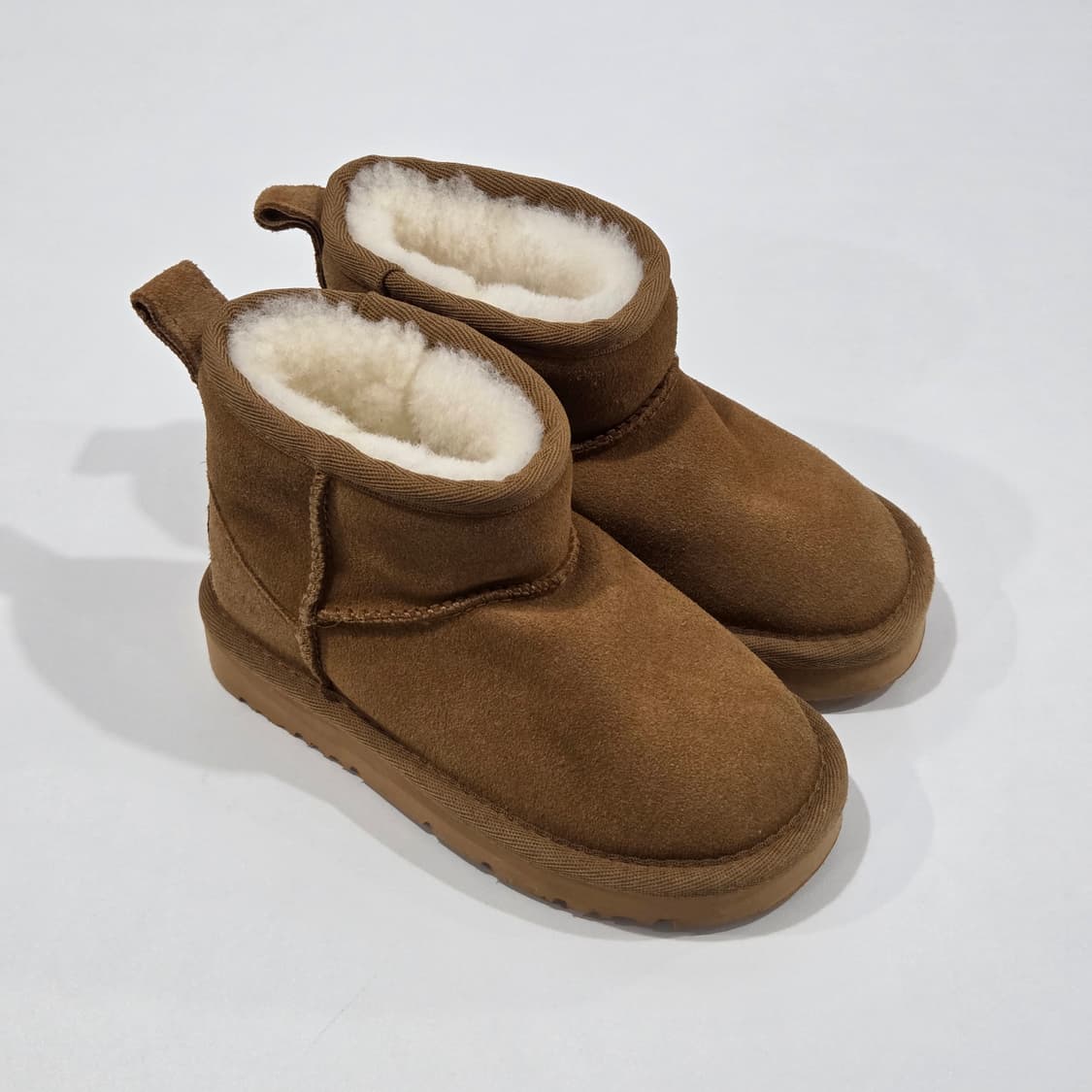 어그 키즈 클래식 미니 부츠 6/7 상품이미지2