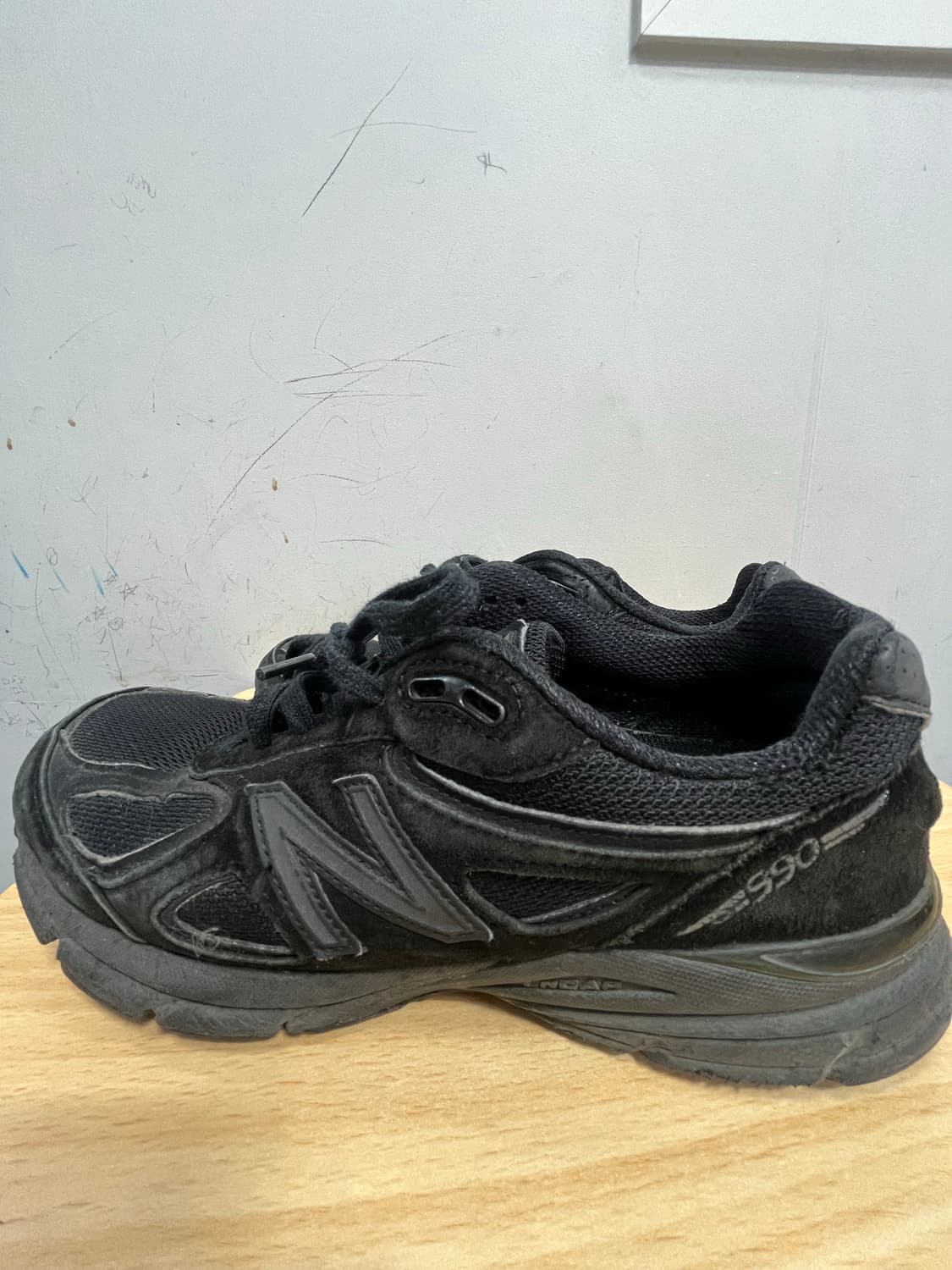 뉴발란스 990v4 트리플블랙 260  상품이미지1