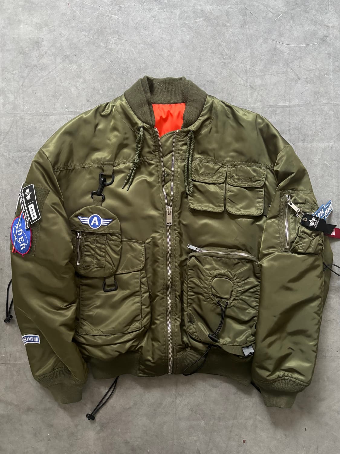 Alpha Industries 알파 인더스트리 MA-1 카키 항공 점퍼  상품이미지1