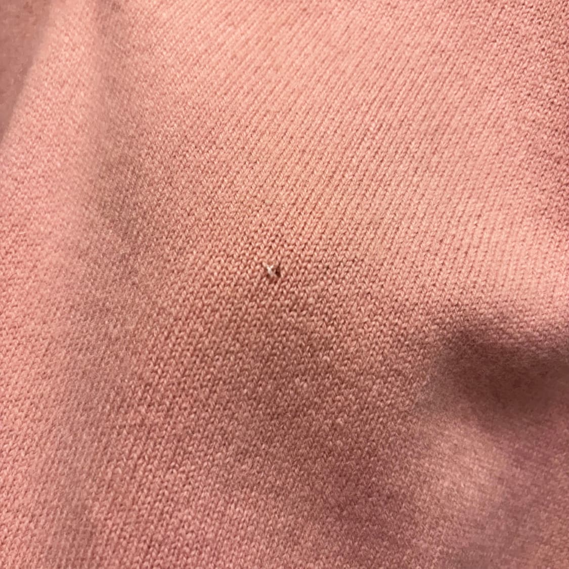 버버리 브이넥 울 앙고라 니트 스웨터 트위스트 조직 디테일 페일 핑크 상품이미지8