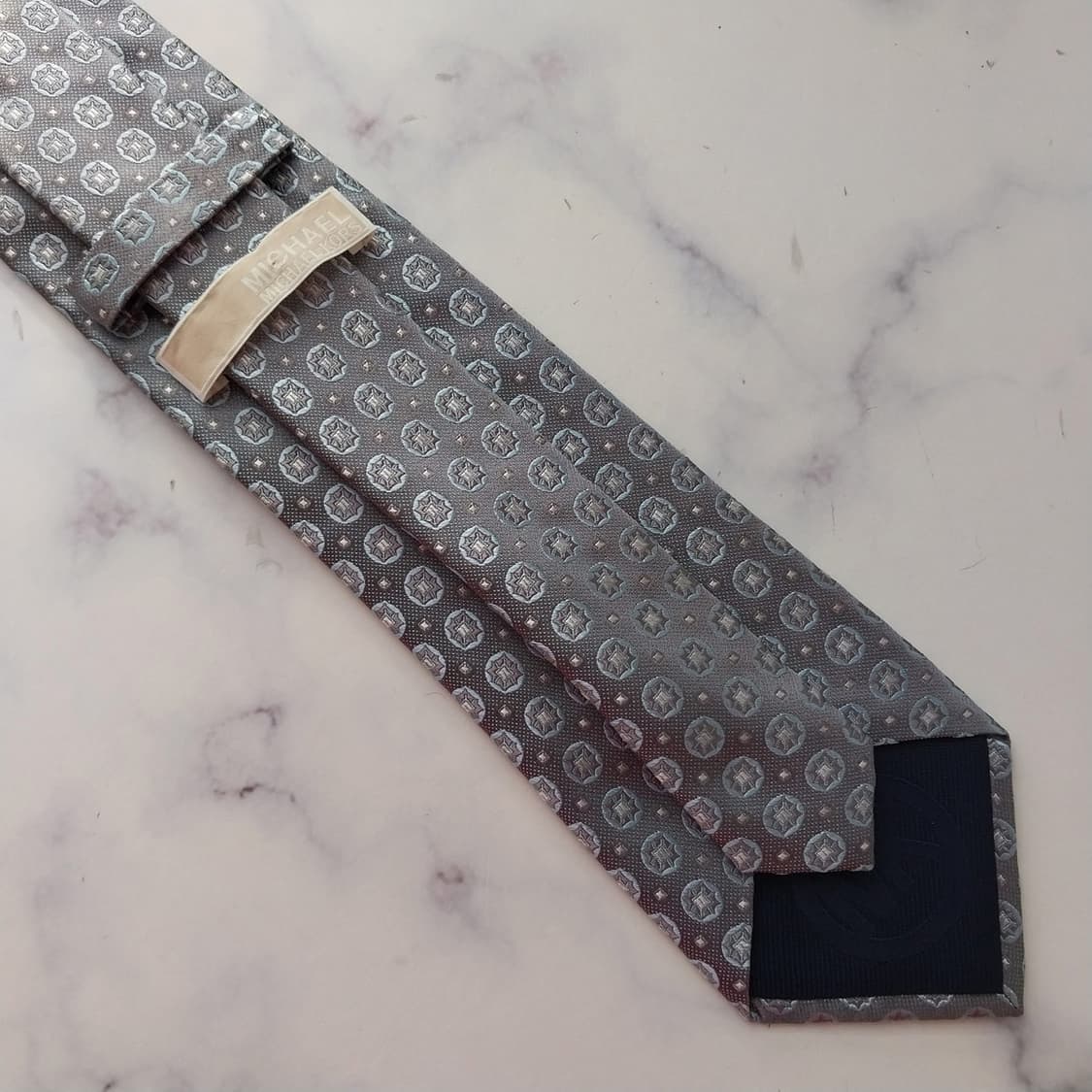 마이클코어스 실크 그레이 패턴 넥타이 8.3cm A+등급 K2129 상품이미지4