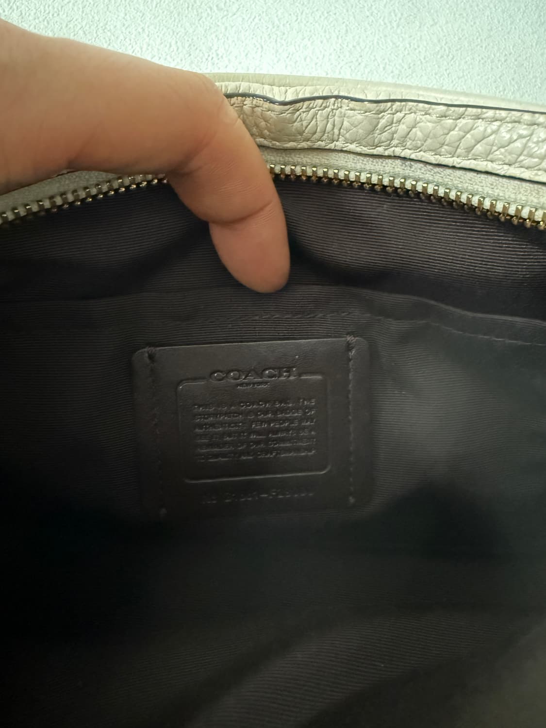 코치(COACH) 레더 체인 크로스백 상품이미지8