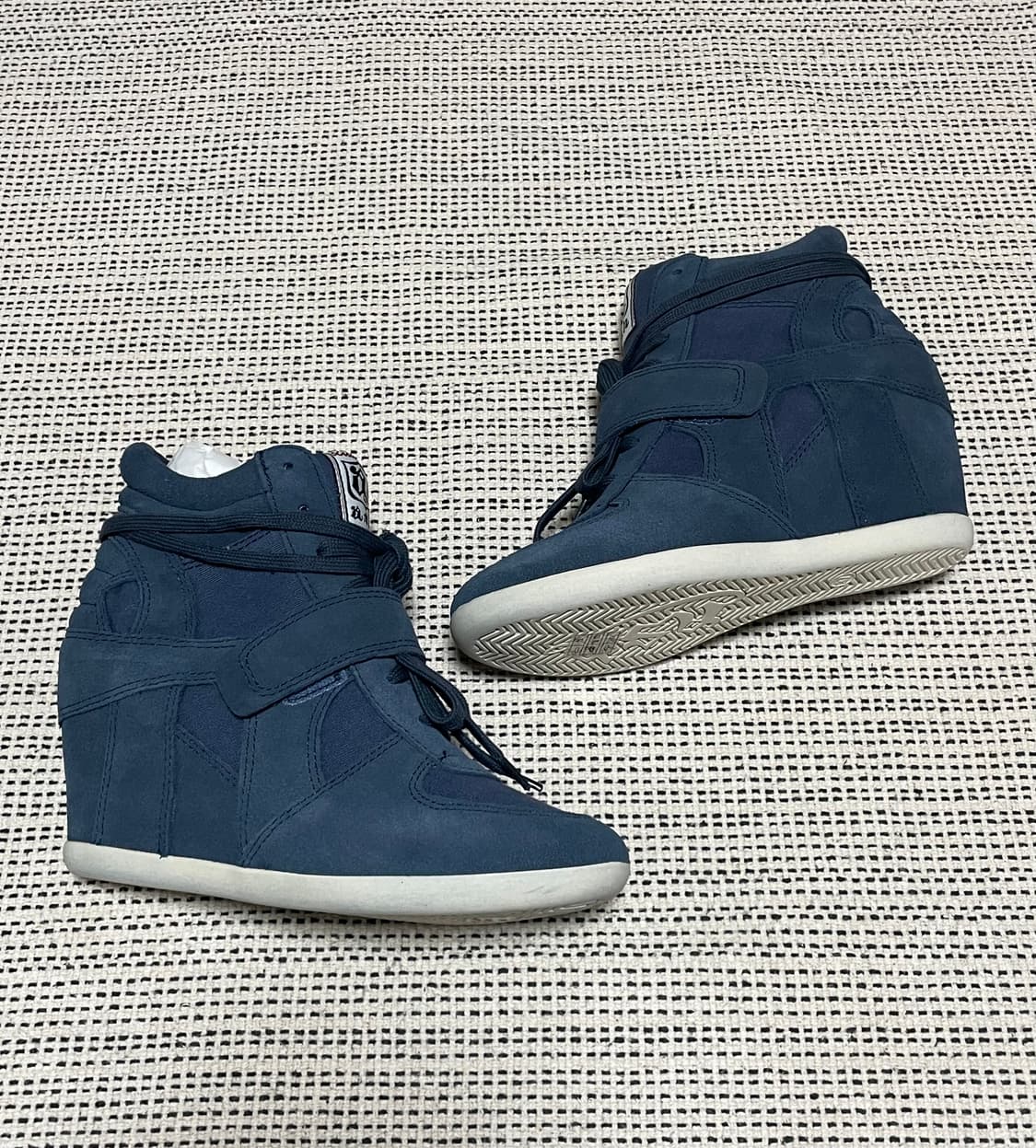 새상품 Ash bowie suede  navy sneakers 37 상품이미지4
