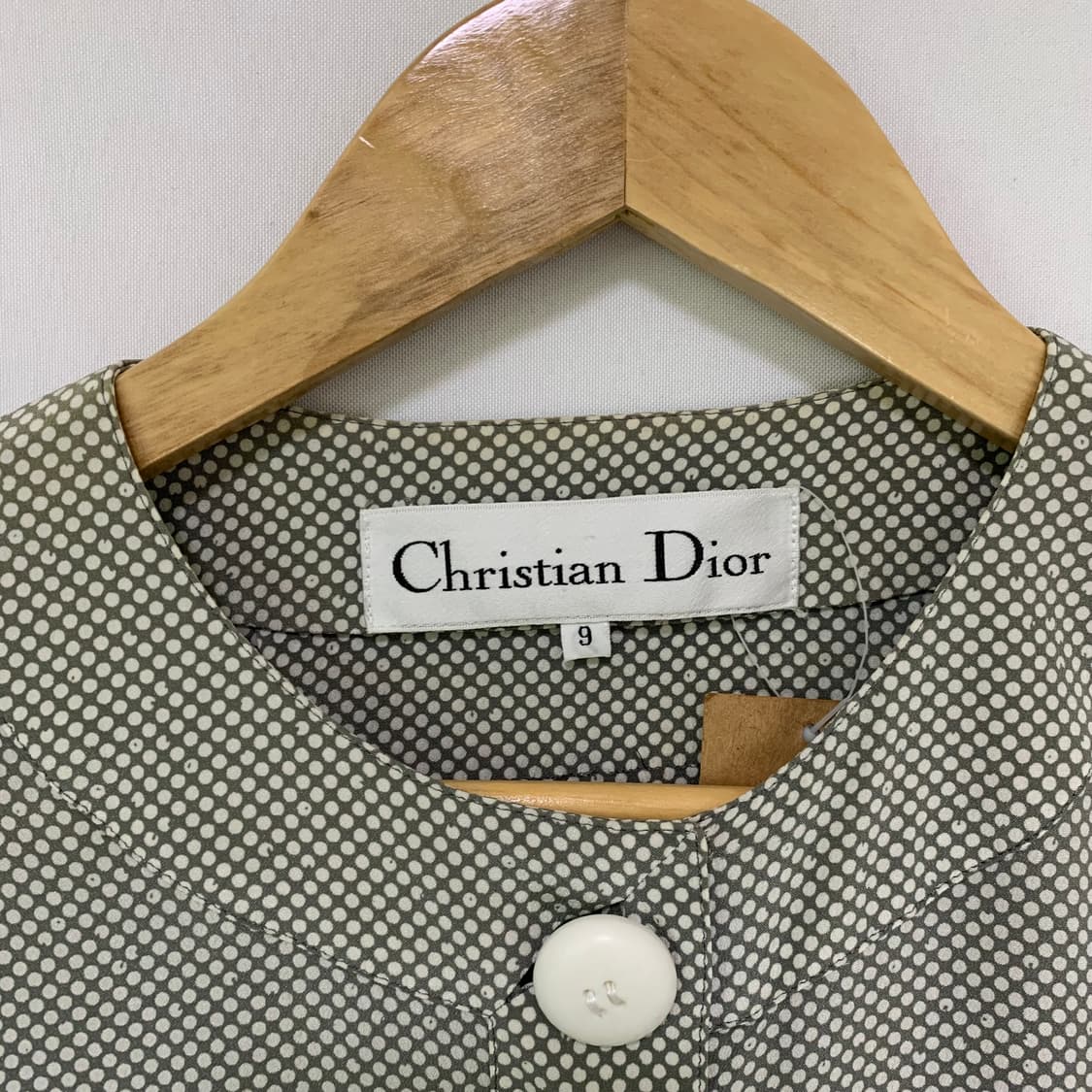 크리스찬 디올 빈티지 빅버튼 도트 러플 실크 블라우스 그레이 모리걸 상품이미지8