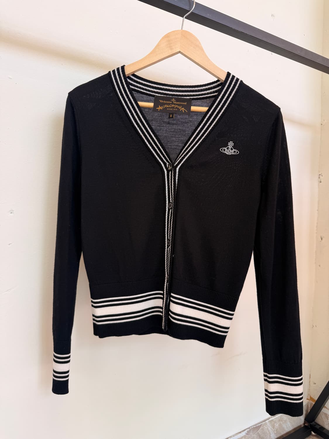 비비안 웨스트우드(Vivienne Westwood) 베아 울 가디건 상품이미지1