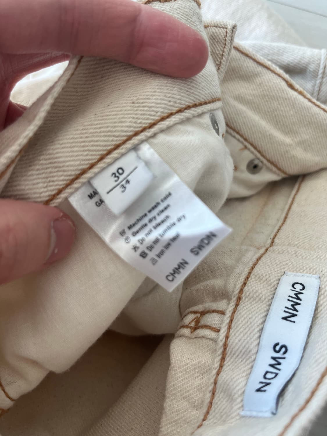 Cmmn swdn white jean 상품이미지3