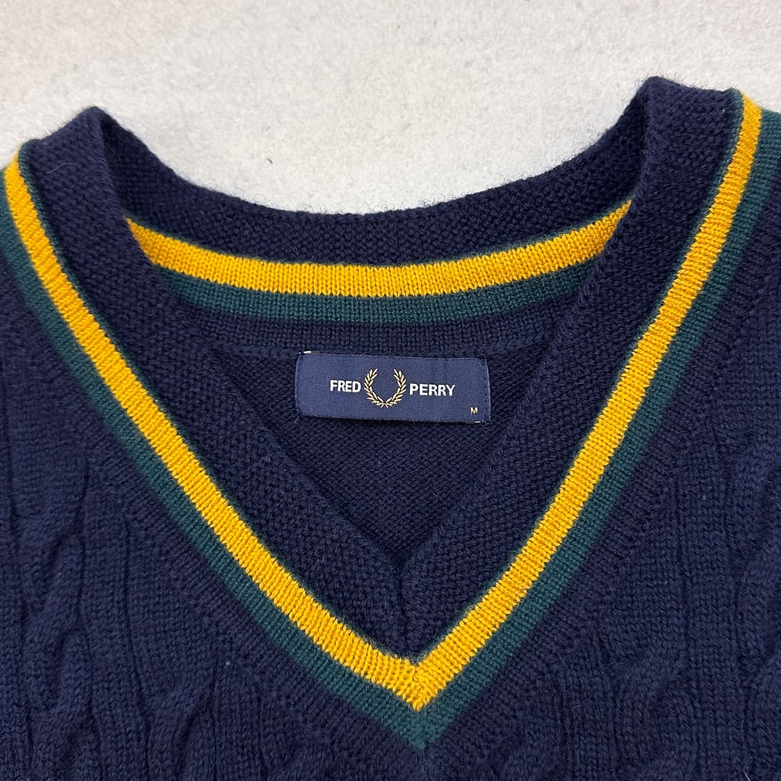 프레드페리 자수 니트 베스트 상품이미지3