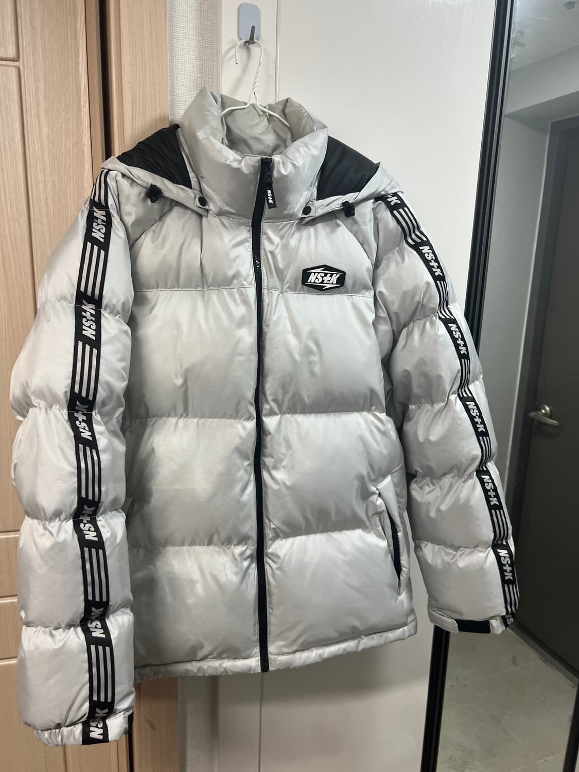 [XL] 네스티킥 라인 후디 패딩 실버 상품이미지1