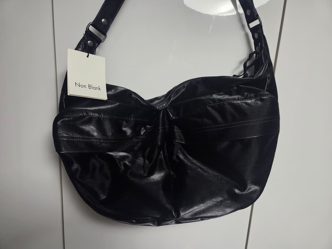 넌블랭크 블랙 크로스백 상품이미지2