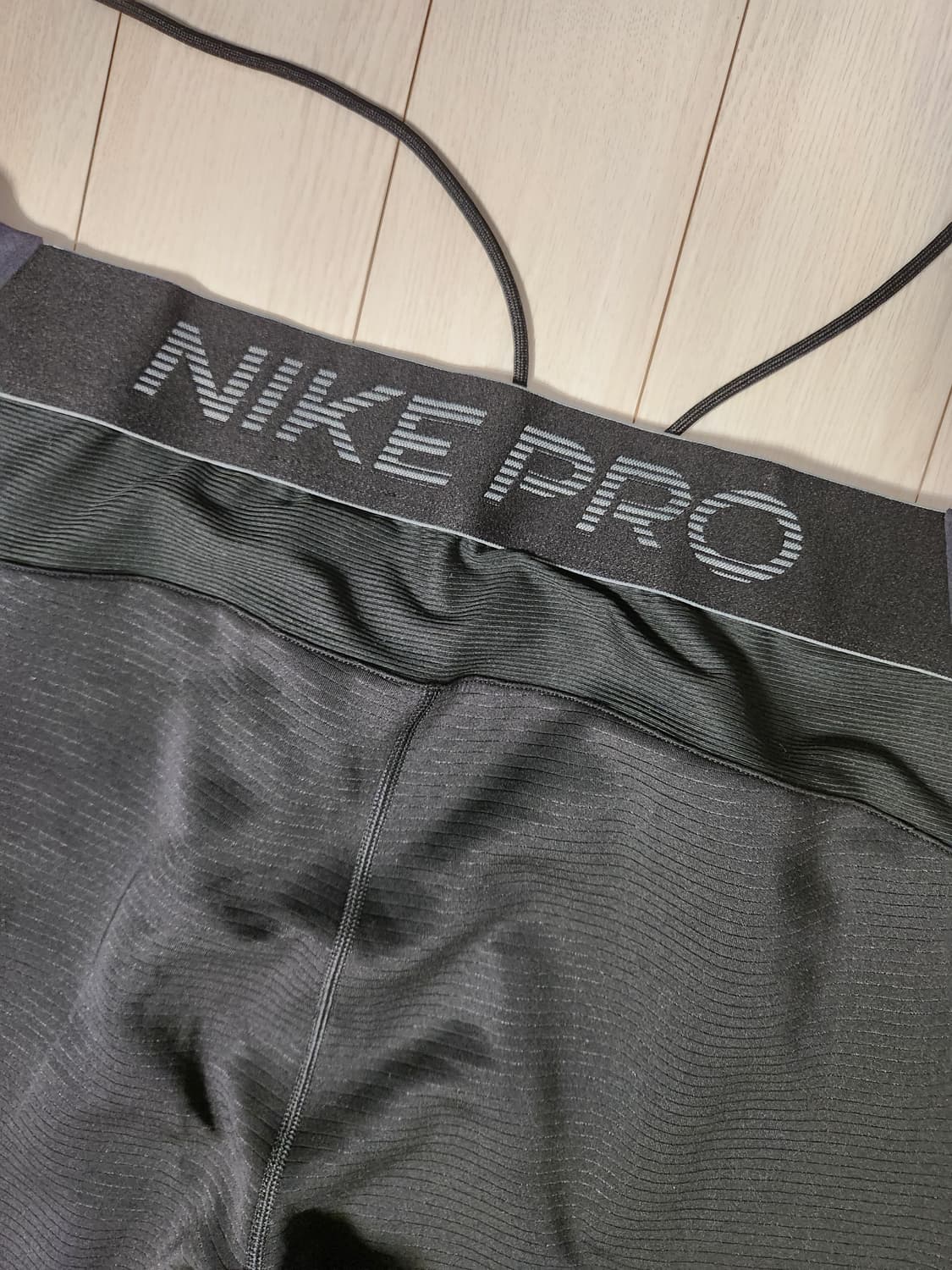 나이키 프로 슬림핏 트레이닝 팬츠 사이즈xl

주머니 스우시 로고 부분  상품이미지5