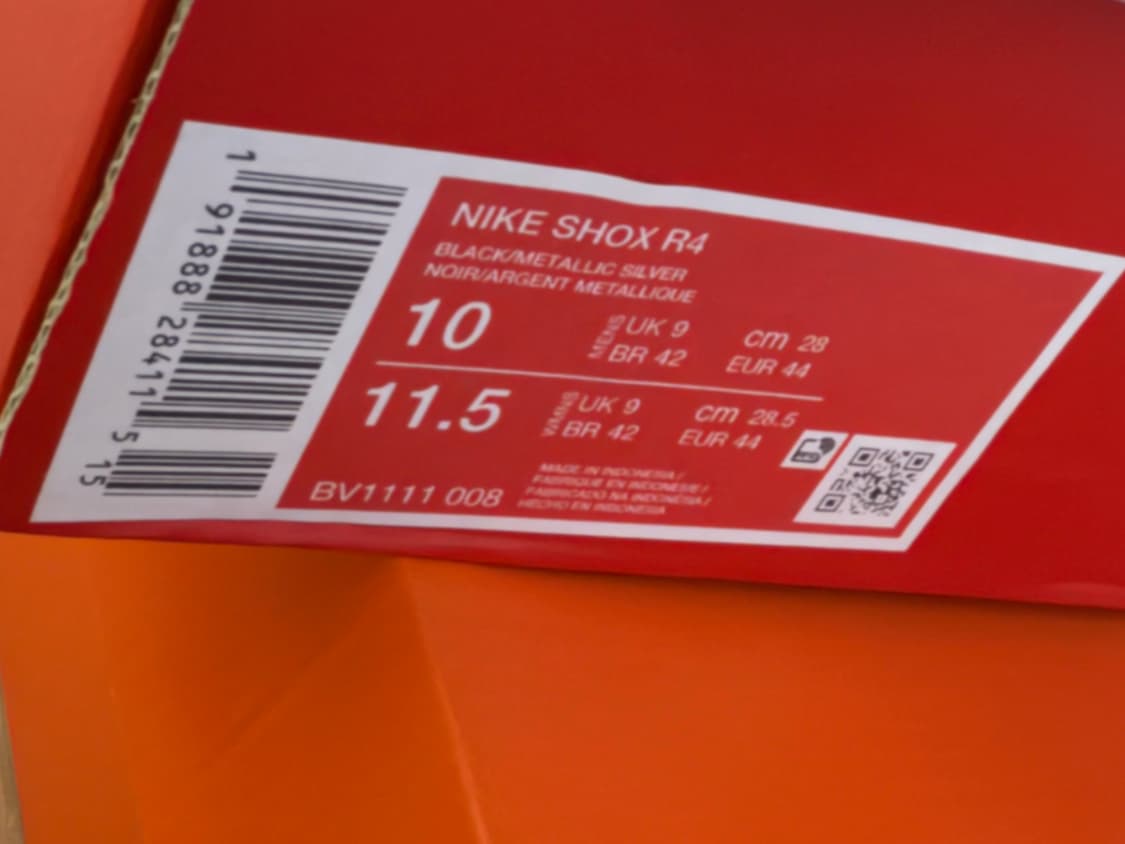 나이키 샥스r4 블랙앤 메탈릭 실버 280 팔아요 상품이미지3