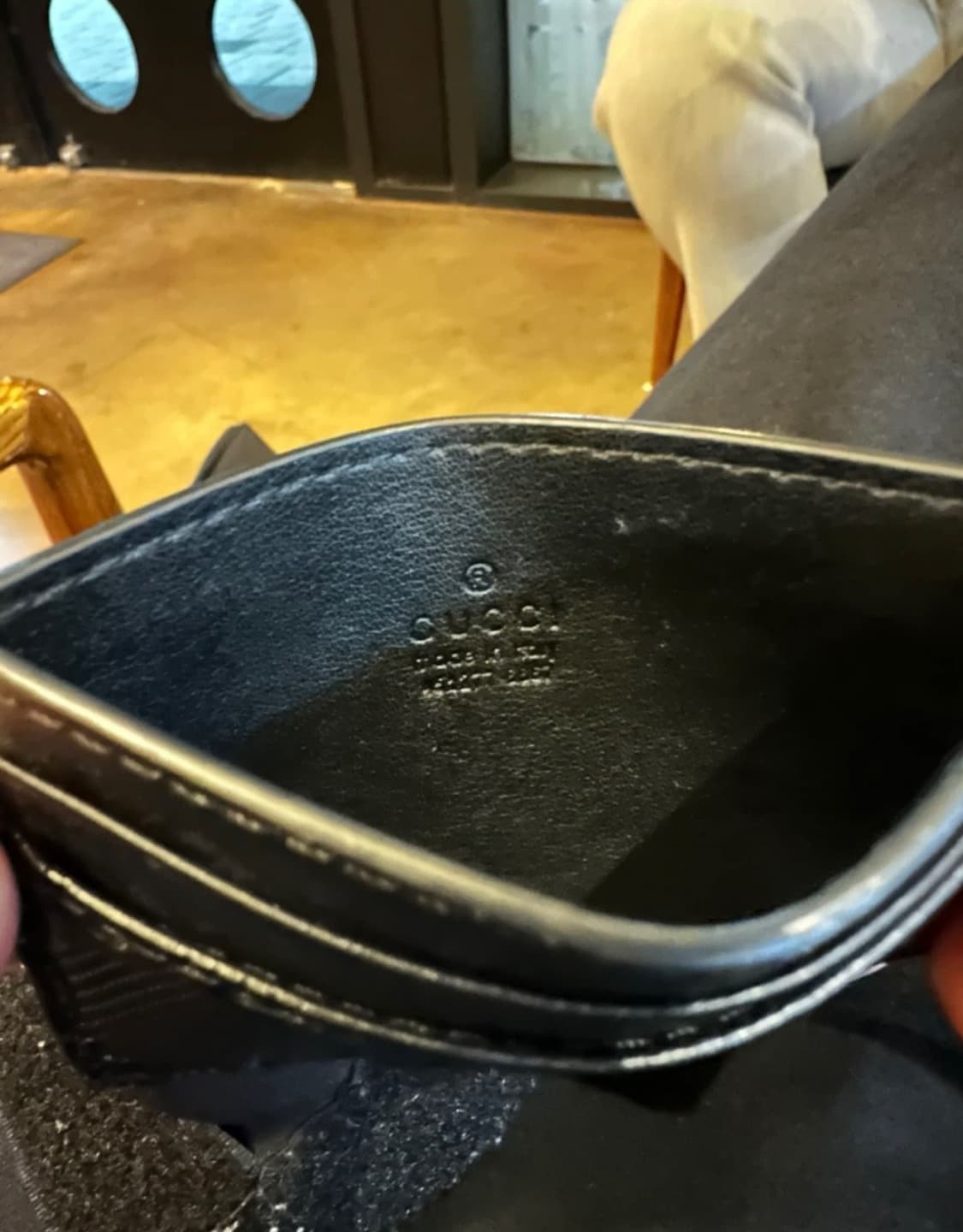 구찌 GG 엠보스 카드 케이스 블랙 상품이미지4