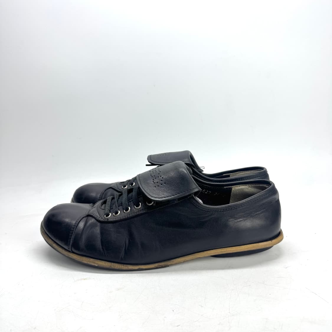 265) GUCCI 구찌 블랙 레더 스니커즈 상품이미지1