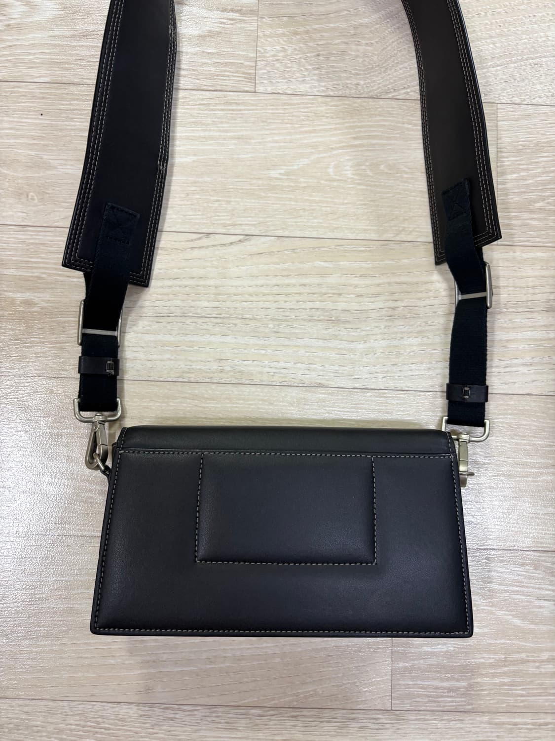 자크뮈스 르밤비노 크로스백 상품이미지4