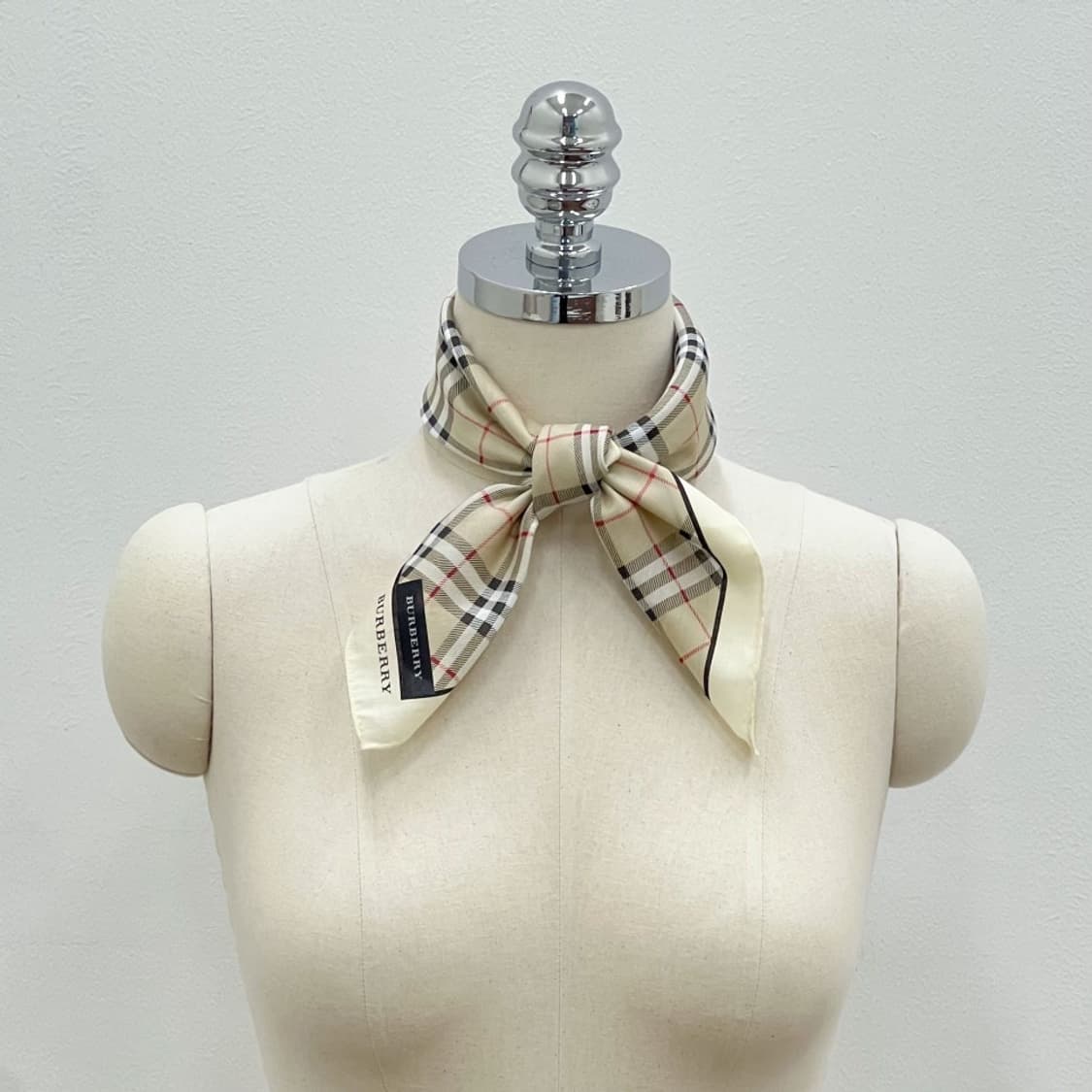 (새상품) burberry/ 버버리 쁘띠스카프 손수건 상품이미지7