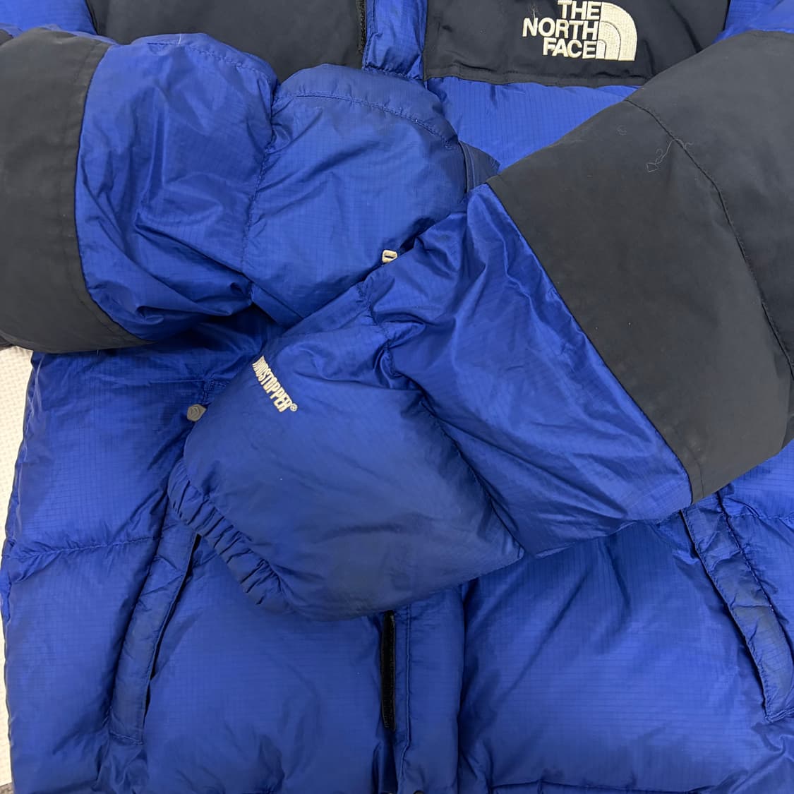 노스페이스 써밋시리즈 윈드스토퍼 700필 패딩 남성90 상품이미지3