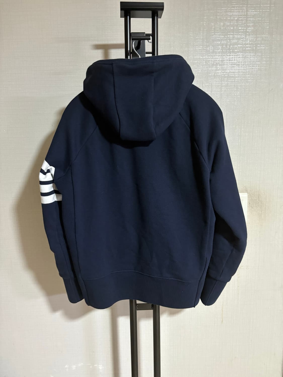 톰브라운 사선완장 후드집업 네이비 새상품급 상품이미지2