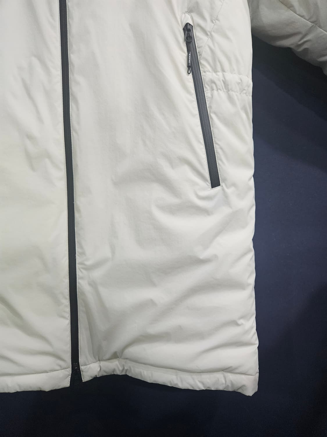 블랙컬러 아이보리컬러 남성 100 구스다운 패딩  상품이미지6