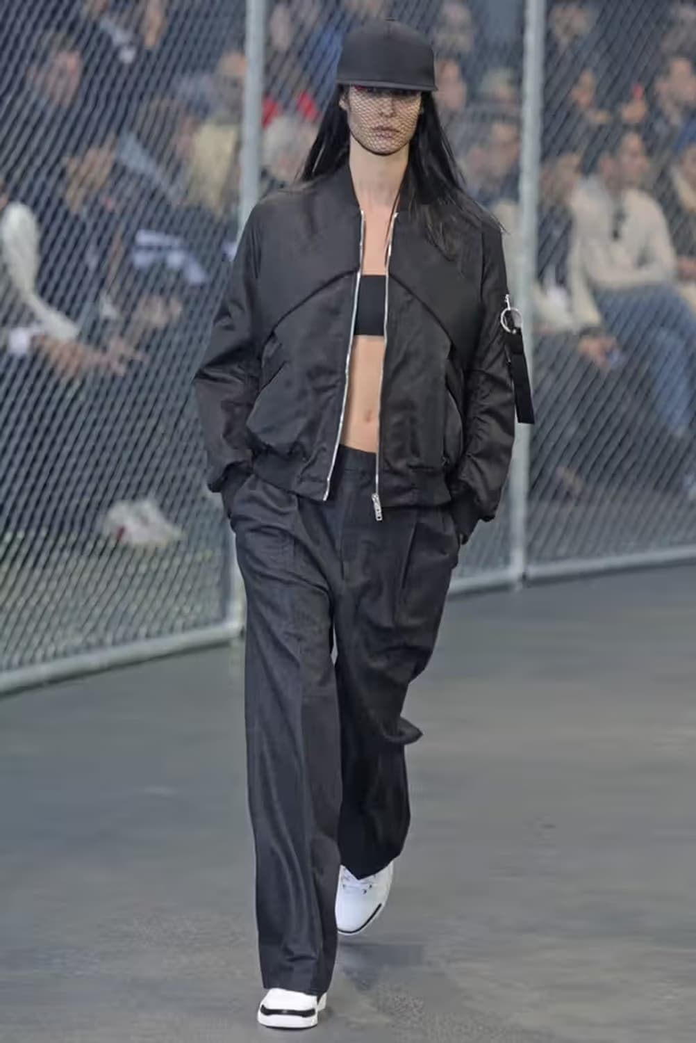 지방시 구스다운 스트랩 봄버 자켓 상품이미지3