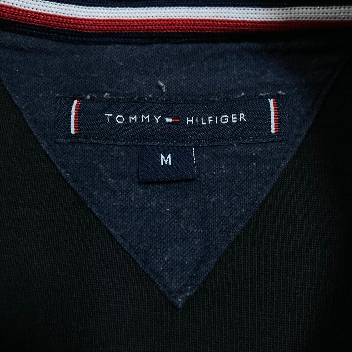 타미힐피거 스몰 로고 블랙 미니멀 맨투맨 상품이미지3