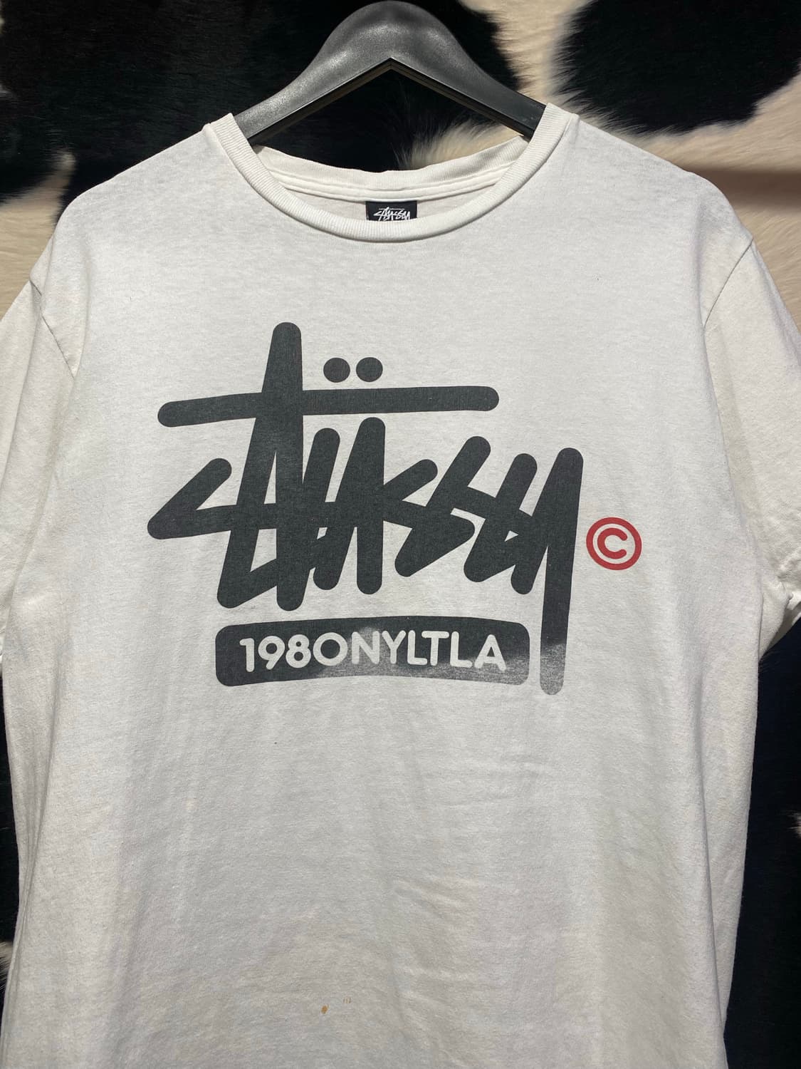 Stussy 볼드 베이직 로고 반팔티셔츠 상품이미지2