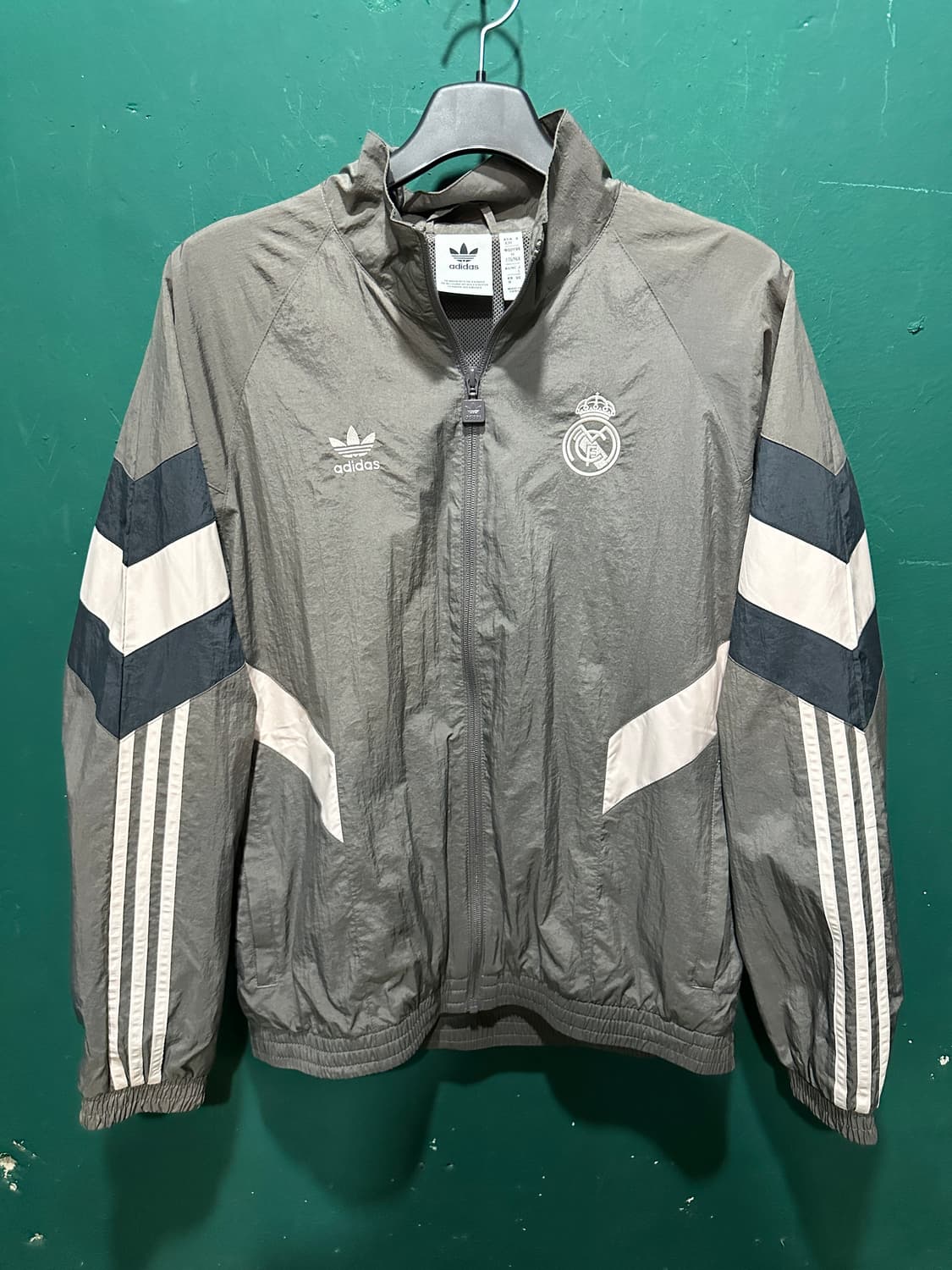 아디다스 레알마드리드 바람막이 실측100 상품이미지1