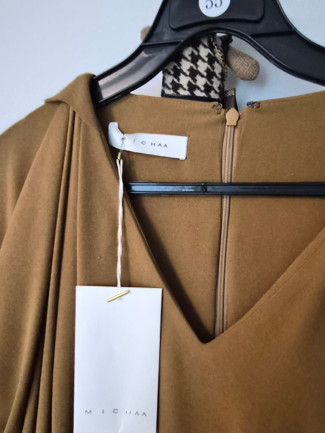 [새상품] 미샤(MICHAA) 드레이프 실루엣 원피스 (85/55사이즈) 상품이미지2