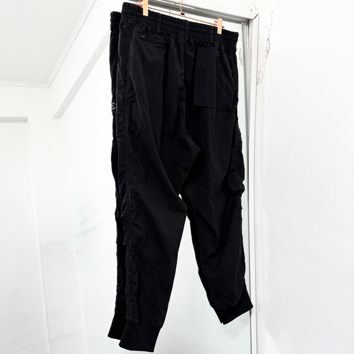 Y-3 요지 야마모토 언밸런스 포켓 나일론 팬츠 상품이미지5