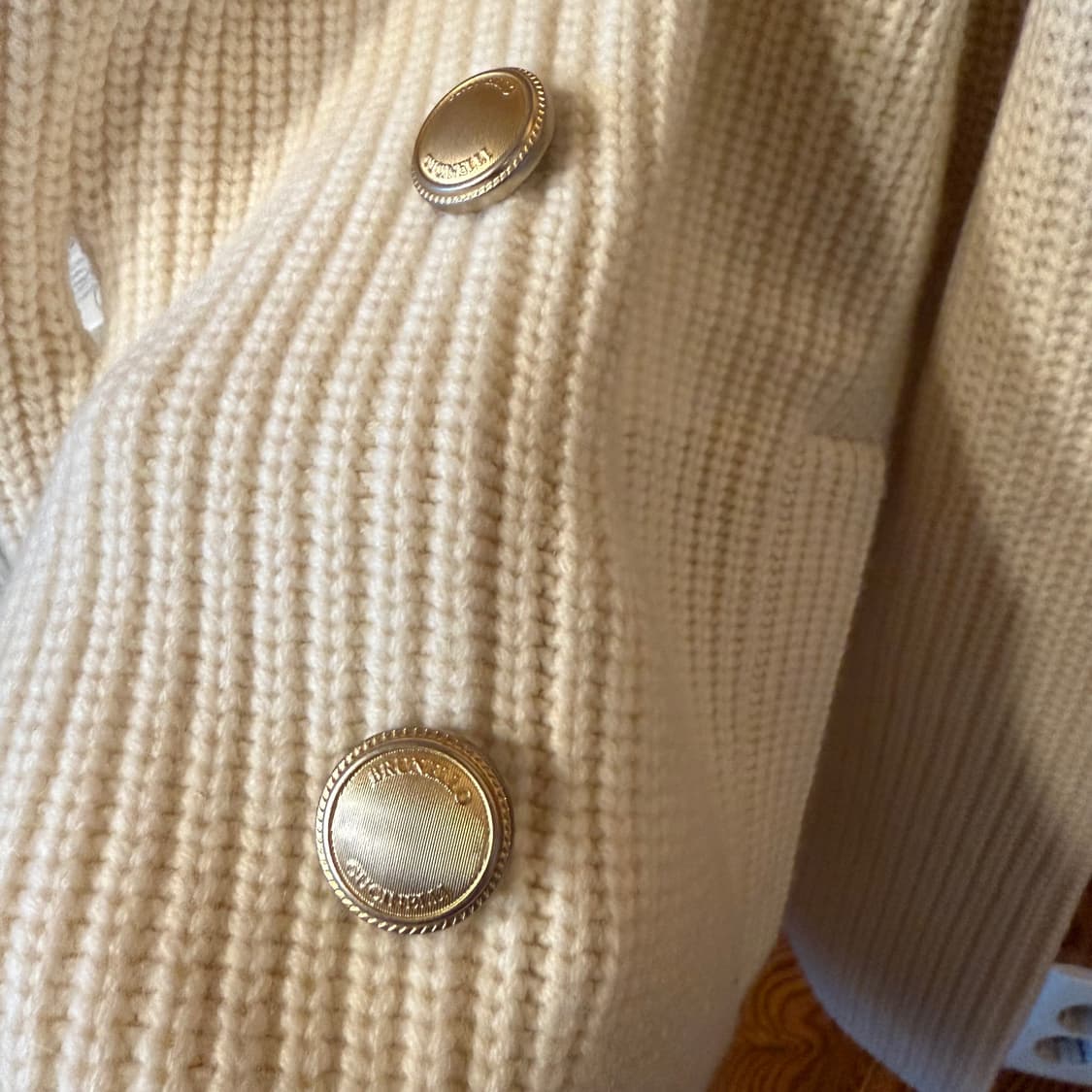 새상품) 브루넬로 쿠치넬리 24 f/w 금장 니트 가디건 자켓 상품이미지7