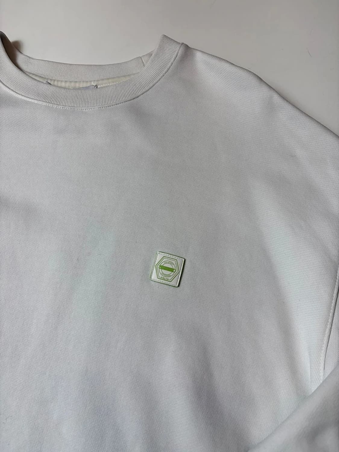 솔리드옴므 25ss 백 로고 오버 맨투맨 PN9270 상품이미지5