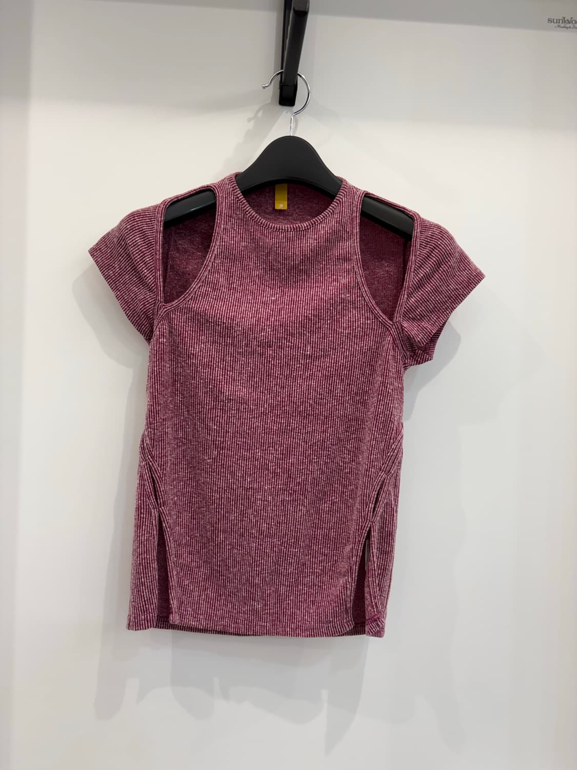 KYO 컷아웃 티셔츠 상품이미지1